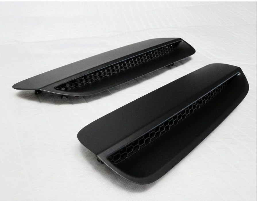 VE COMMODORE HSV E2-E3 STYLE BONNET VENTS (PAIR)