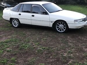 A015 - VQ Holden Statesman - Mirror Passenger Side - PAINT CODE - ALASKAN WHITE #J064