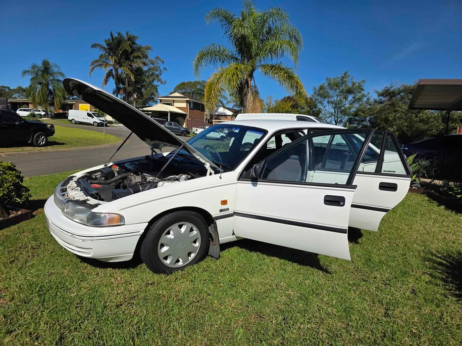 1992 VP Holden Commodore Sedan - 200,XXXkms, V6 Auto IRS Suspension White ***FOR SALE***