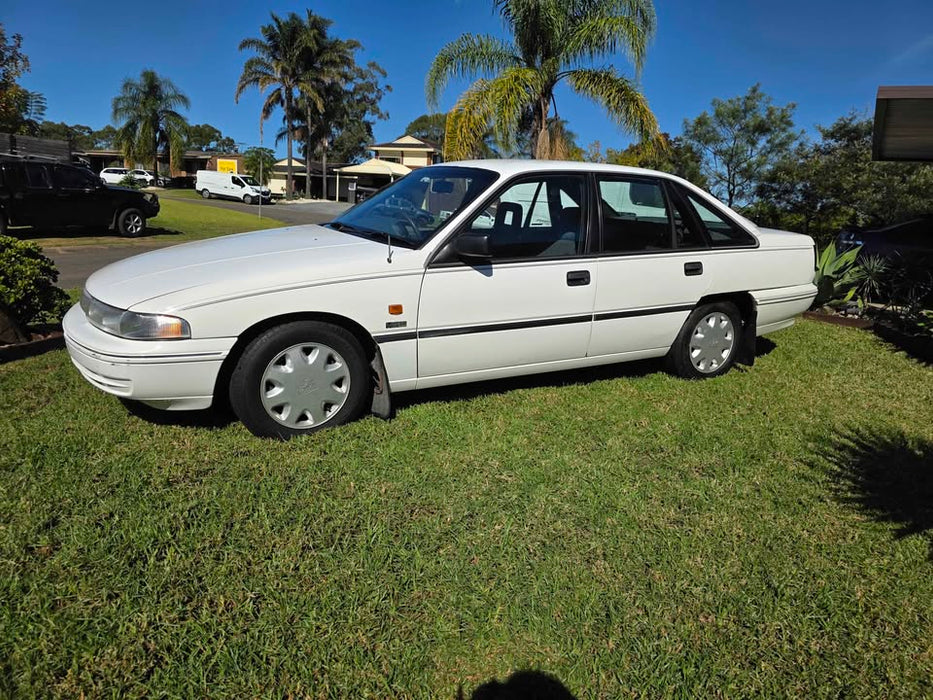 1992 VP Holden Commodore Sedan - 200,XXXkms, V6 Auto IRS Suspension White ***FOR SALE***