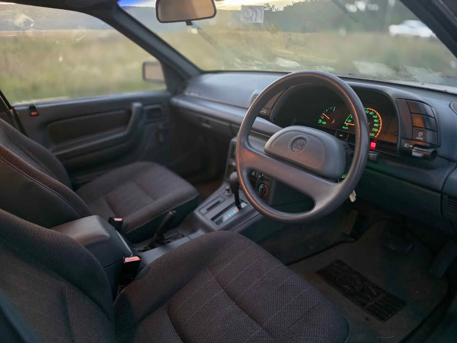 1992 VP Holden Commodore Sedan - 200,XXXkms, V6 Auto IRS Suspension White ***FOR SALE***