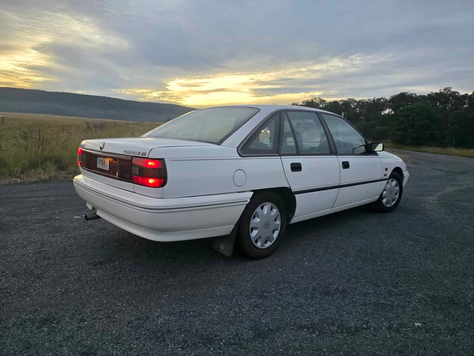1992 VP Holden Commodore Sedan - 200,XXXkms, V6 Auto IRS Suspension White ***FOR SALE***