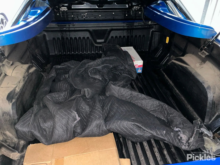 A310 - VE Holden Commodore UTE SV6, Manual 257,XXXkms Paint Code #608R Voodoo Blue