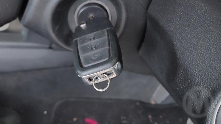A202 - VE Holden Commodore Series I Sedan - Ignition Barrel w/ Key Reader & Fob