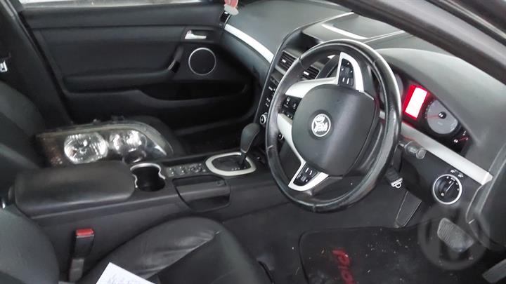 A202 - VE Holden Commodore Series I Sedan - Fusebox w/ Cover - V6 AUTO