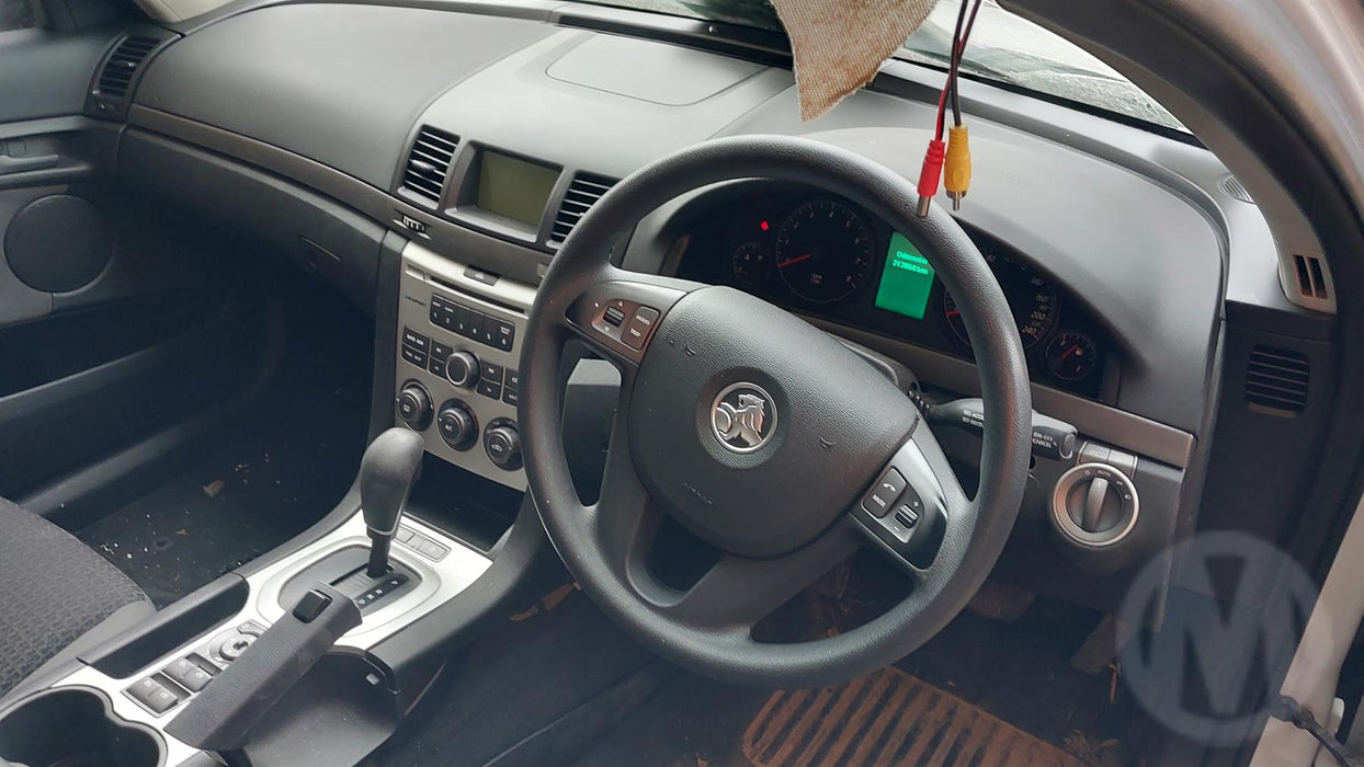 A223 - VE OMEGA SEDAN - Stereo Surround