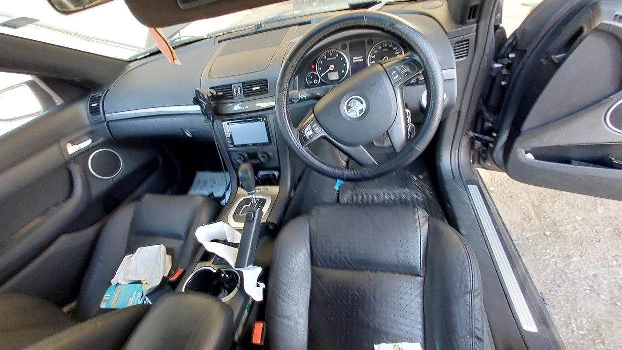 A246 - VE HOLDEN CALAIS V - Glovebox