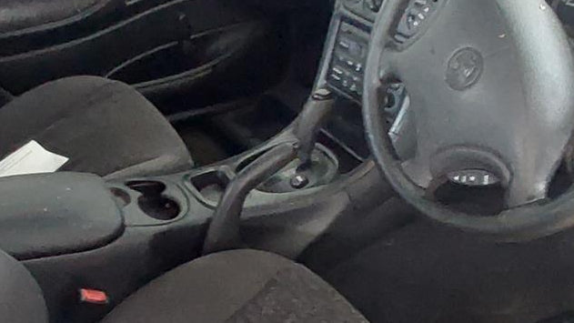 A238 - VX SII Holden Commodore - Automatic Gear Shifter w/ PWR Button - BLACK