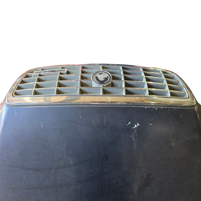 A271 - VS HOLDEN STATESMAN SII - Bonnet w/ Grille