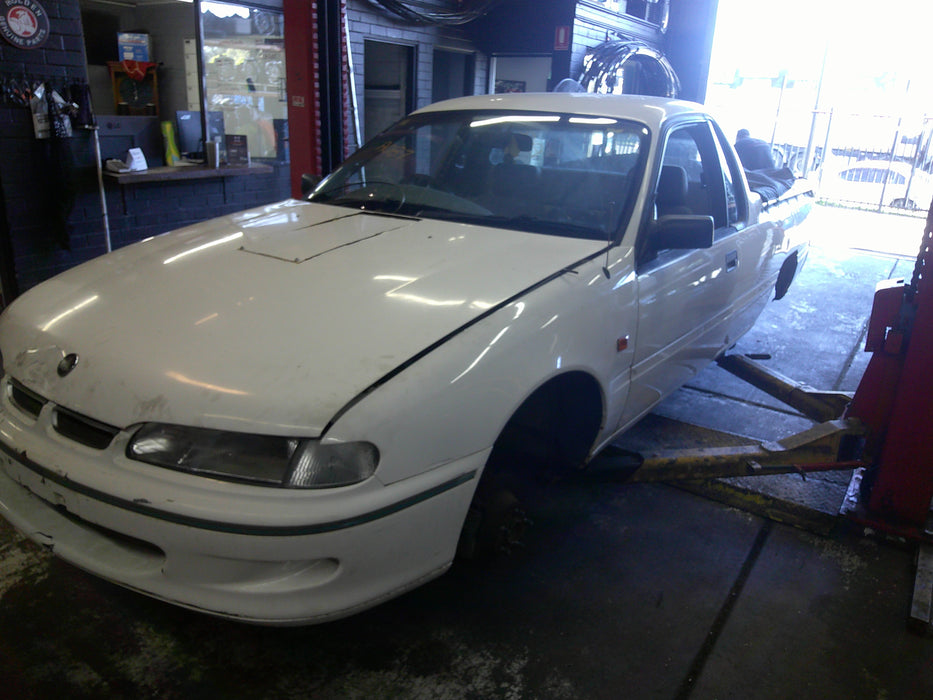 A087 - VR HOLDEN COMMODORE UTILITY (1998) - BODY CONTROL MODULAR - V6 AUTO 92048787