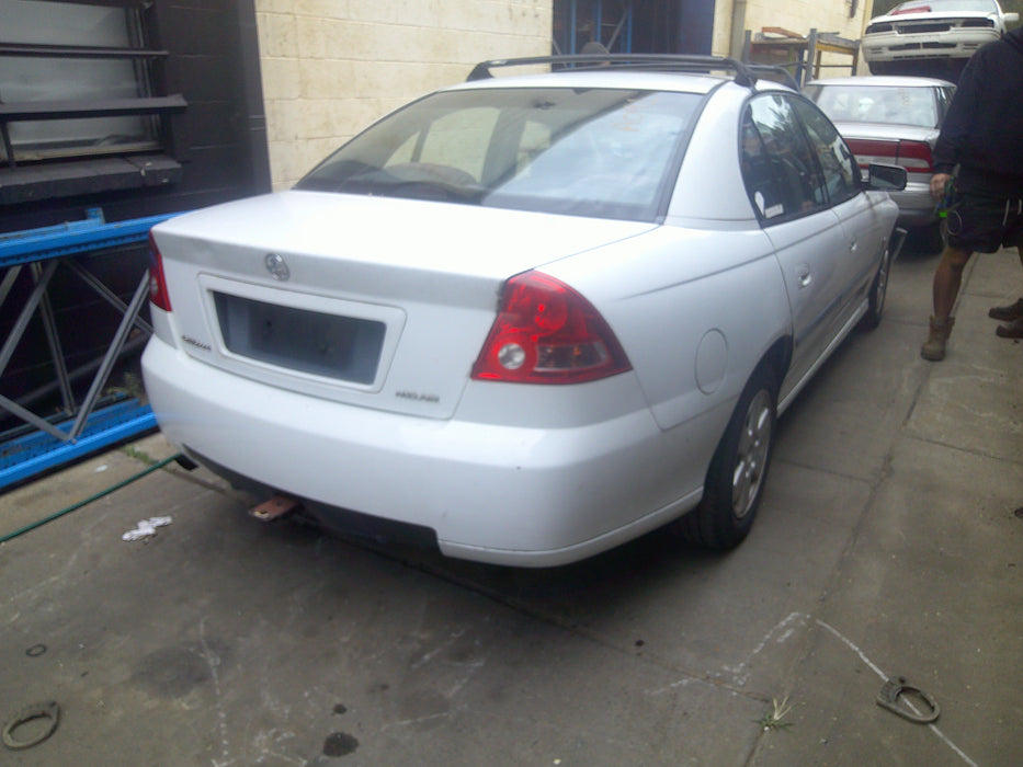 a091 - VT,VX,VY,VZ, HOLDEN COMMODORE SEDAN - Seatbelt Rear Centre (Black)