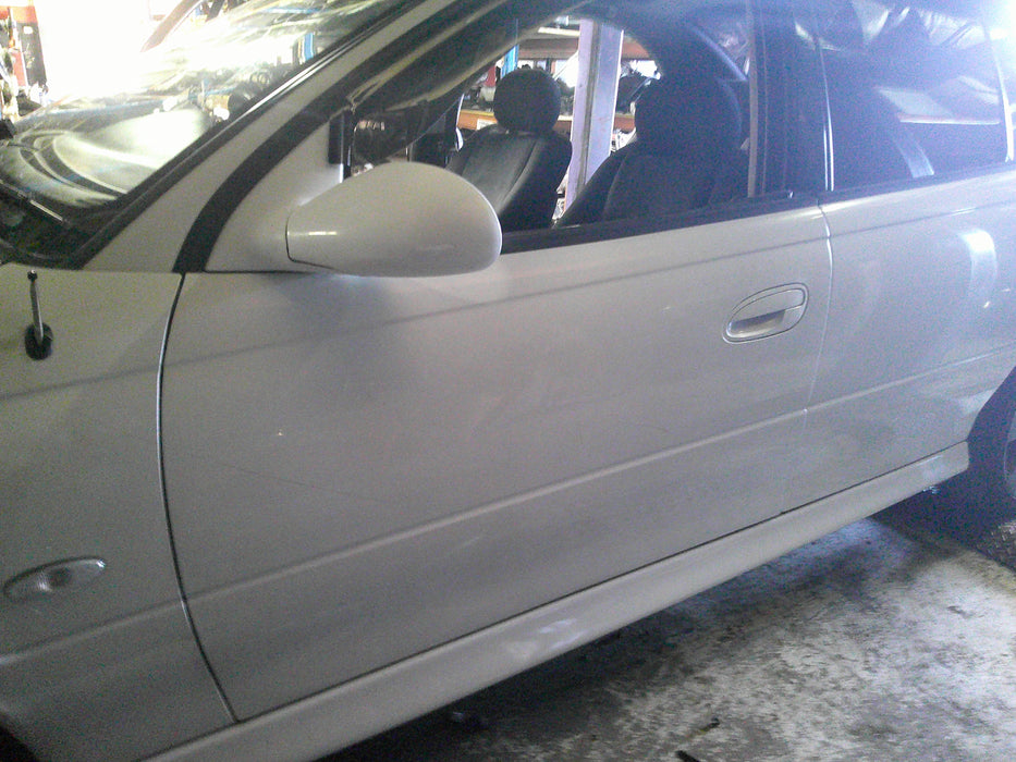 A086 - VX Holden Commodore S-Pac Sedan SI - Sideskirt (PAIR) - HERON WHITE #J073