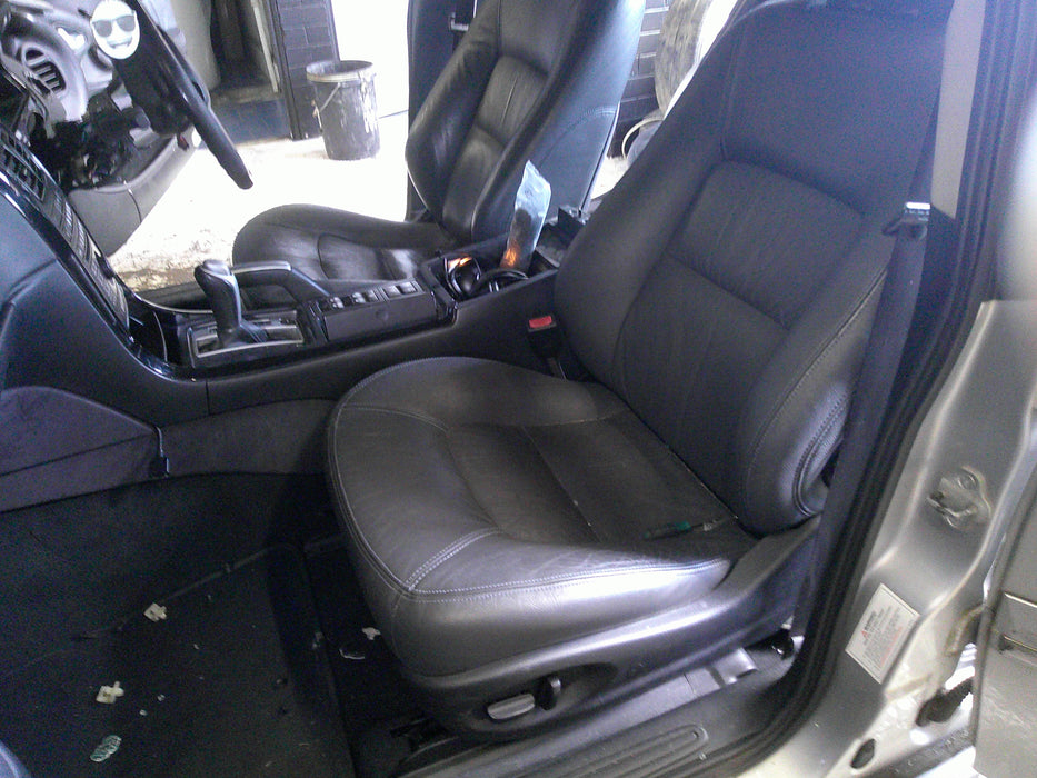 A059 - WL Holden Statesman - Seatbelt Passenger Front