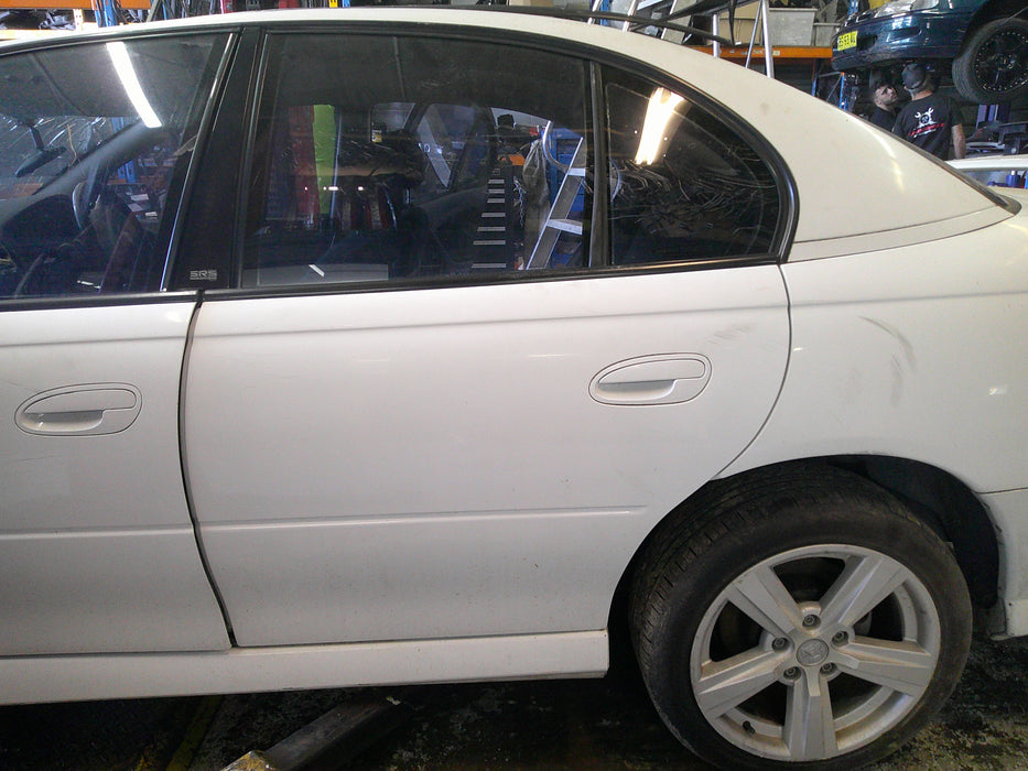 A053 - VZ SS Holden Commodore Sedan - Sideskirts (pair) White