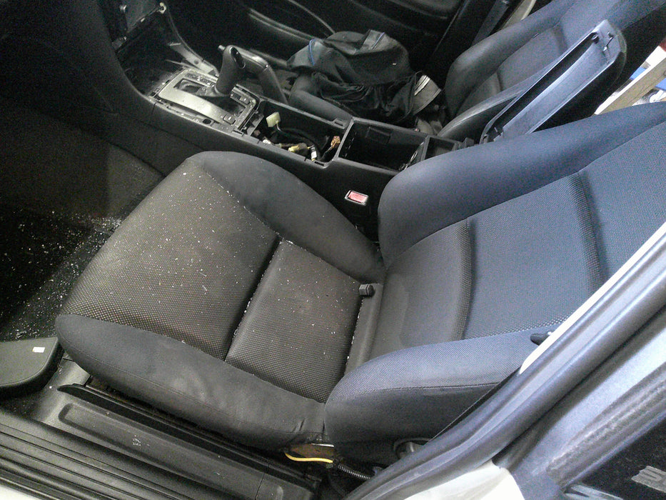 A053 - VT,VX,VY.VZ HOLDEN COMODORE SEDAN - Seatbelt Passenger Front (black)