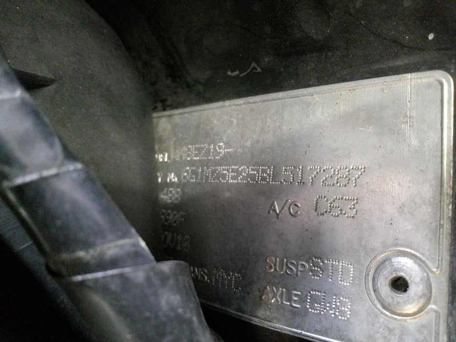 A079 - WM Holden Caprice V Sedan - Rear Bar - PHANTOM BLACK #690F