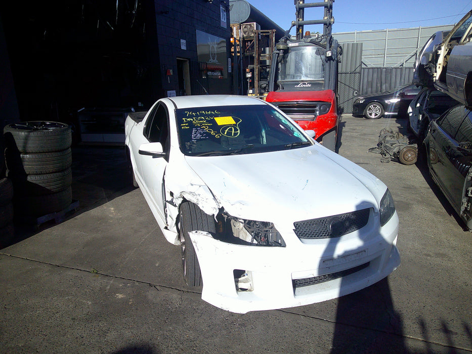 A066 - VE/VF HOLDEN COMMODORE UTILITY - QUATER WINDOW GLASS - PASSENGER'S SIDE