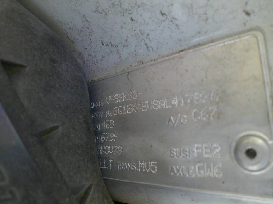 A066 - Ve HOLDEN COMMODORE - Fuel Flap HERON white #j073