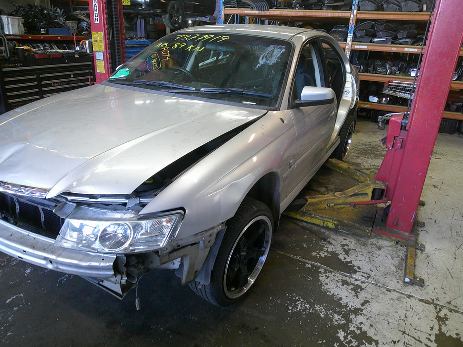 A074 - VZ Holden Berlina - Horn Pad