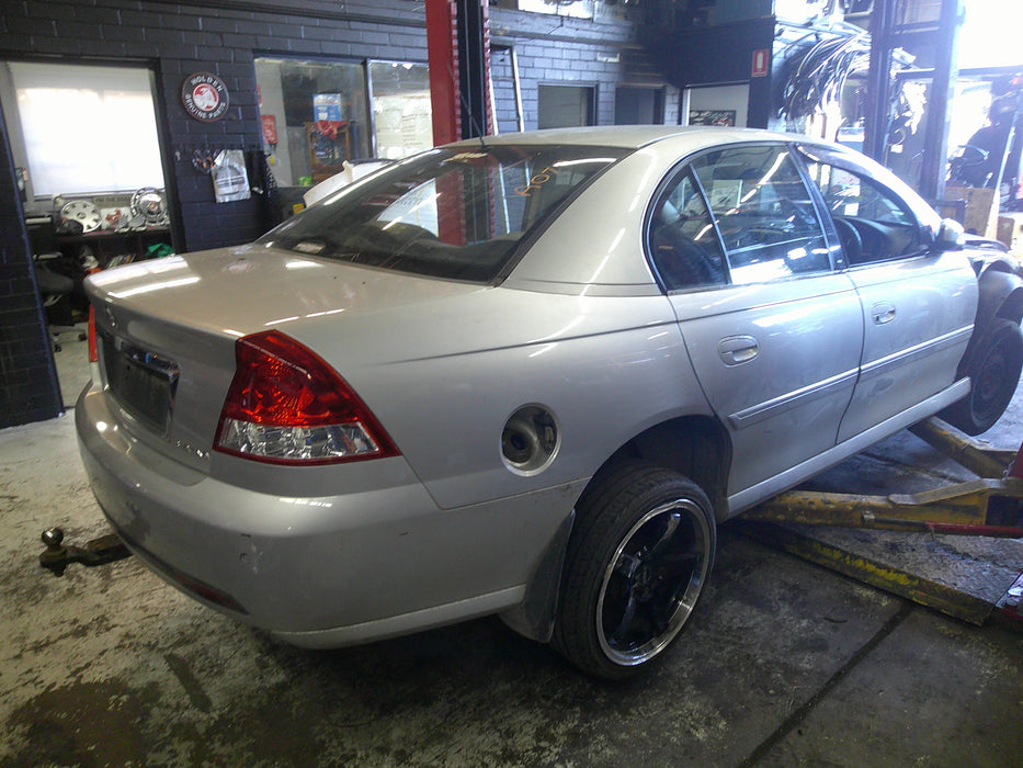 A074 - VZ Holden Berlina - Horn Pad