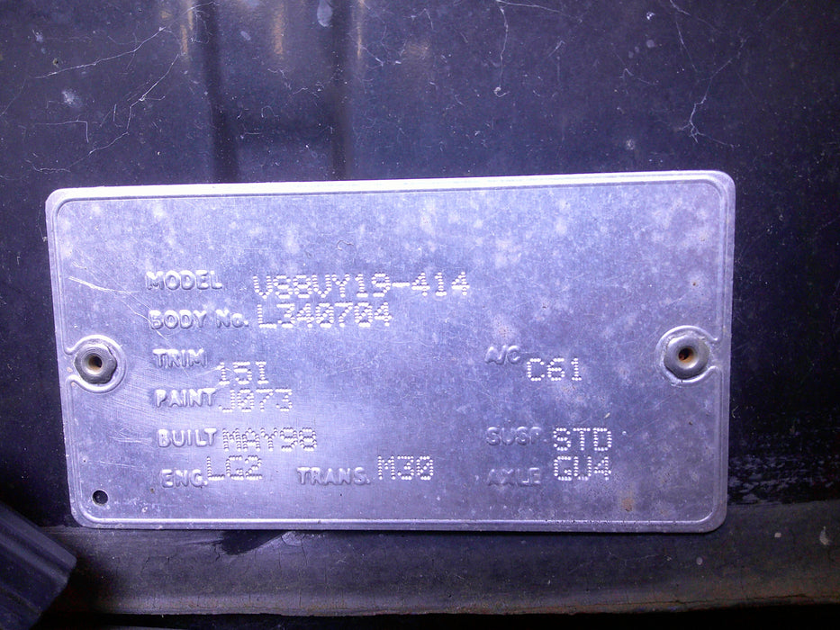 A082 - VS HOLDEN STATESMAN - Seatbelt DRIVERS REAR Trim #15i