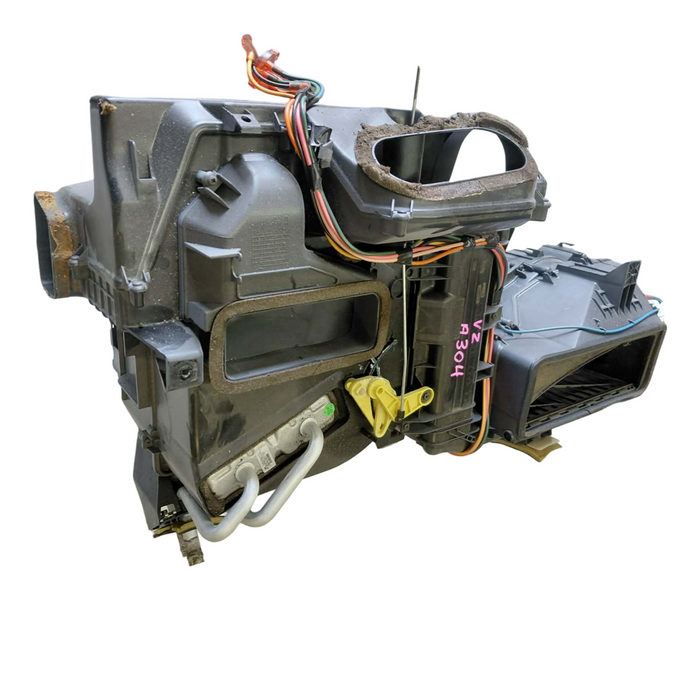 A304 - VZ Holden Commodore SEDAN (2005) - Heater Box V6 AUTO LEO