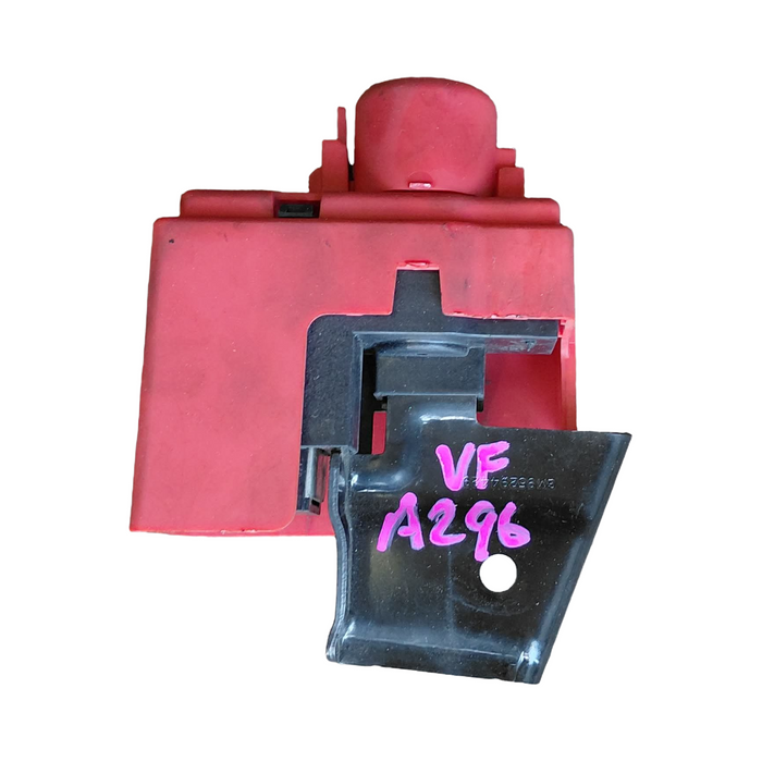 A296 - VF Holden Calais Sedan - V6 Auto Positive Battery Terminal Stalk and Cover