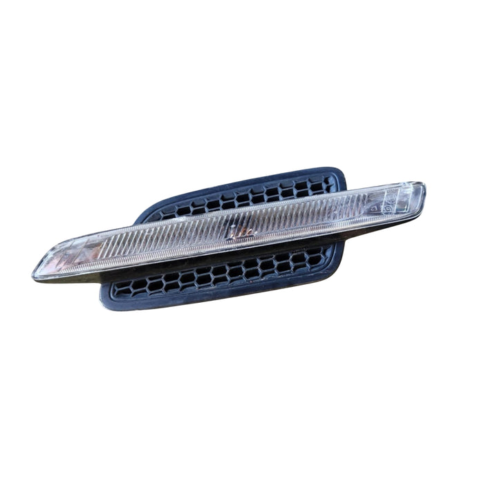 A243 - VE HOLDEN COMMODORE SEDAN - Guard Blinker (DRIVER'S SIDE)