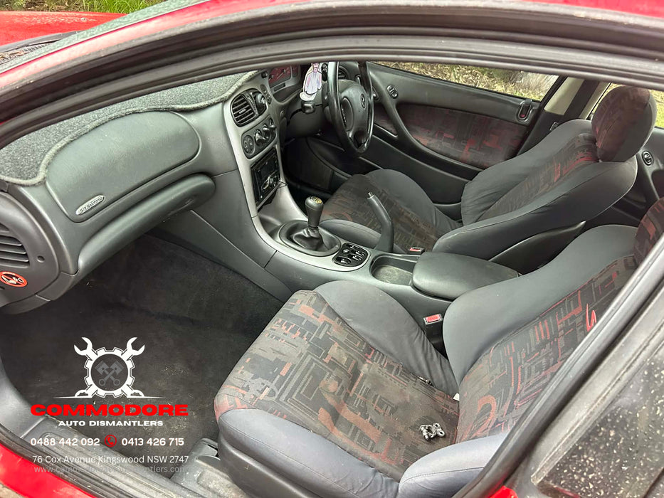 VXSS001 - VX SS HOLDEN COMMODORE (2000-2002) - AC Line V8 LS1 MANUAL