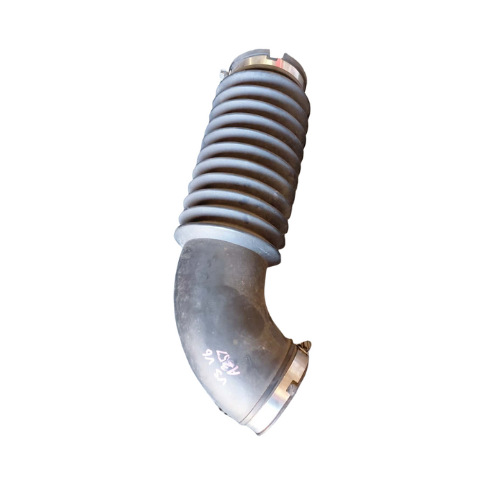 A257 - VS Holden Commodore SEDAN - Air Intake Pipe V6 AUTO LG2