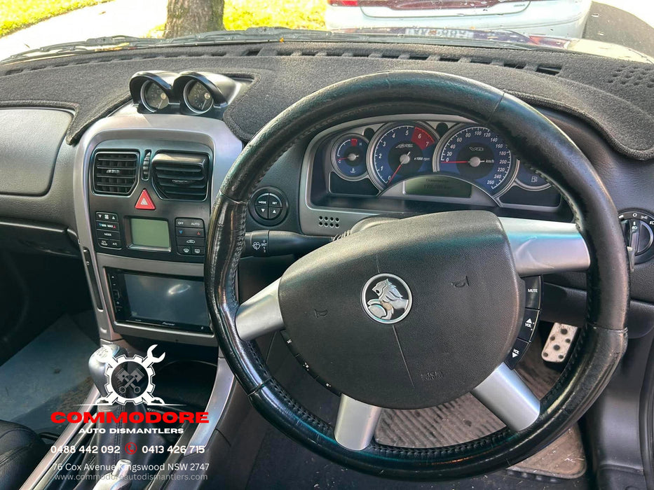JM011 - VZ SS Holden Crewman - V8 LS1 Manual Cluster - 172, xxxkms G/M: 92137696 (AEC)