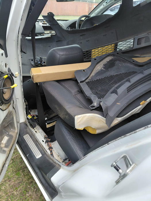 A320 - VE / Holden Calais Sedan, Auto Paint Code #J073 Herron White