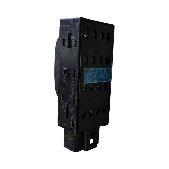 EX013 - VZ SV6 Holden Commodore Sedan - Driver's Seat Switch