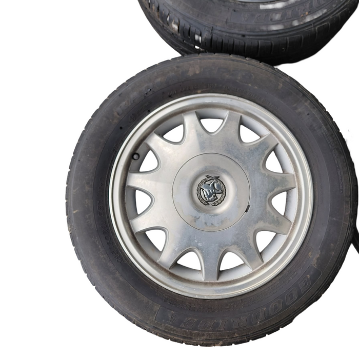 WH001 - WH Holden CAPRICE - 16" Wheels with Centre Caps (SET of 4) 215/60R16 92H