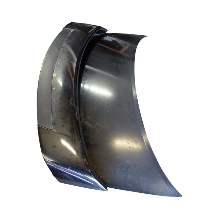 Ex012 - VZ Holden Commodore SV6 - Boot lid with Wing and boot garnish (Phantom Black #690F)