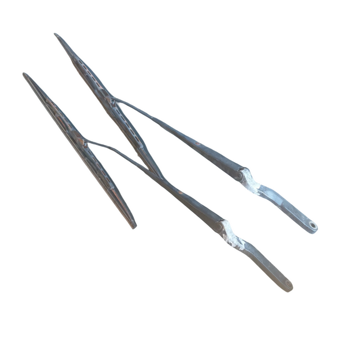 A257 - VS Holden Commodore SEDAN - Windscreen Wiper Arms (PAIR)