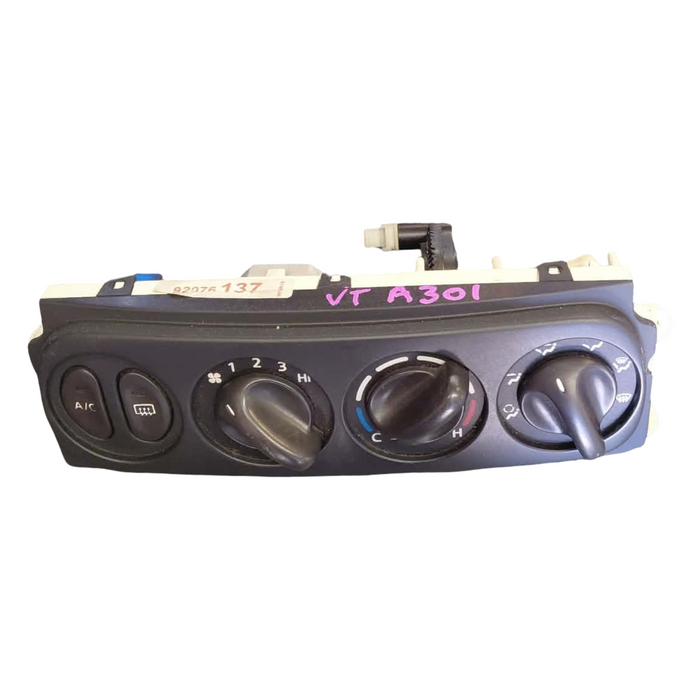 A301 - VT HOLDEN COMMODORE WAGON - Climate Control Panel - TRIM #17i