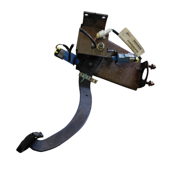 EX013 - VZ SV6 Holden Commodore Sedan - Manual Clutch Pedal