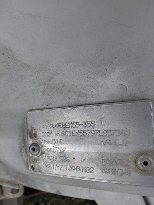 A320 - VE / Holden Calais Sedan, Auto Paint Code #J073 Herron White