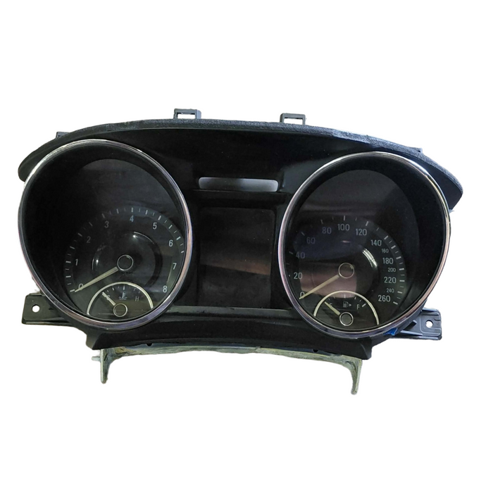 A296 - 10/2014 VF Holden Calais Sedan - V6 Auto Cluster Part #92273776