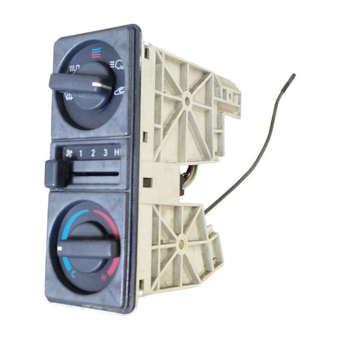 A336 - VS Holden Commodore SIII Utility - Climate Control Panel