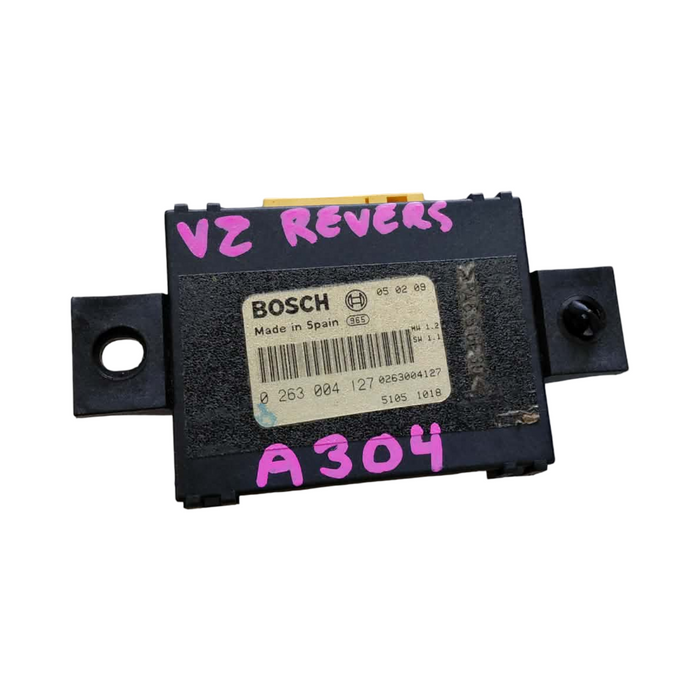 A304 - VZ Holden Commodore SEDAN (2005) - BOSCH Reverse Parking Module P/N: 0 263 004 127 (965)
