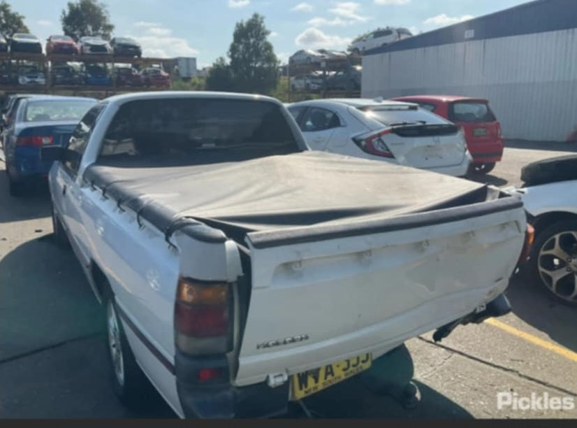 A254 - VS Holden Commodore Utility SERIES III - Number Plate Light Housing - CLEAR