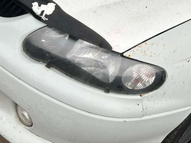 VUSS003 - VU SS HOLDEN COMMODORE UTILITY - Halogen Black Teardrop Headlight Pasenger's Side