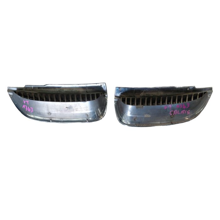 A343 - VT Holden Commodore Calais - Chrome Grille Set Genuine