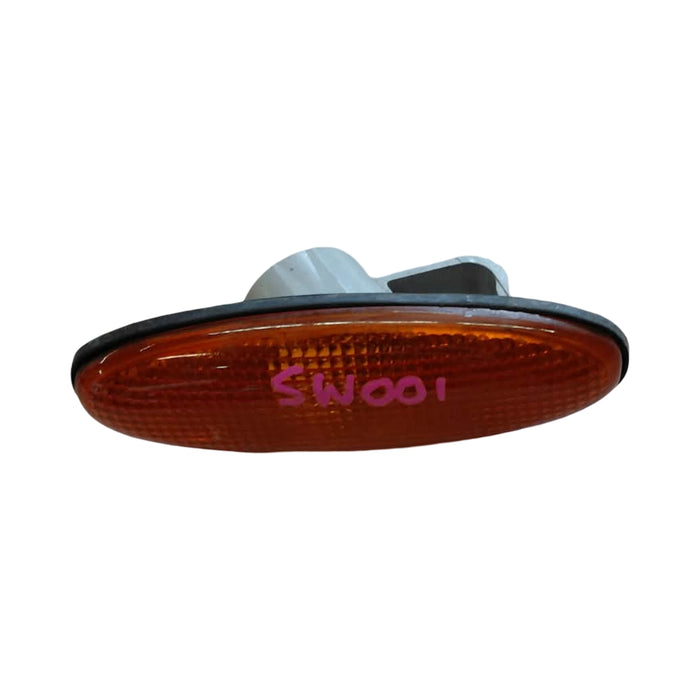 SW001 - VS Holden Commodore - Amber Guard Blinker  GENUINE