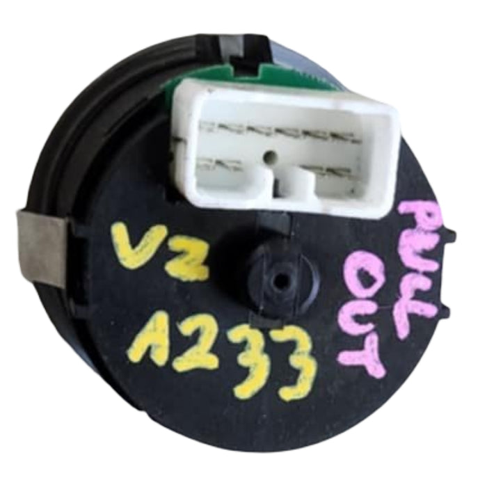 A233 - VZ HOLDEN COMMODORE WAGON - Headlight Switch