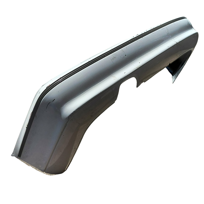 A257 - VS Holden Commodore SEDAN - Rear Bar GENUINE - ALASKAN WHITE #J064