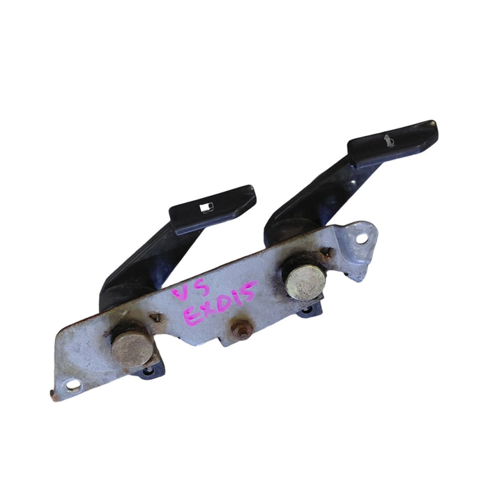 EX015 - VS SI Holden Commodore Sedan - Fuel Flap / Bootlid Release Lever