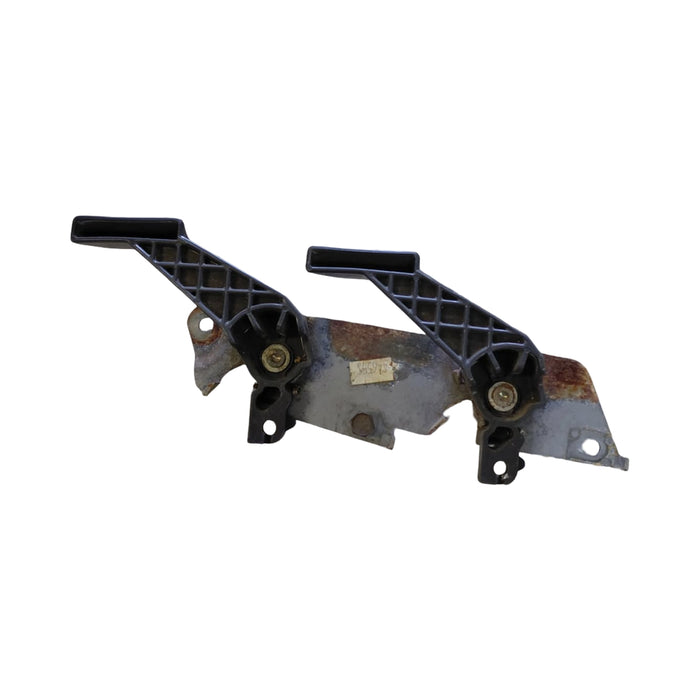EX015 - VS SI Holden Commodore Sedan - Fuel Flap / Bootlid Release Lever